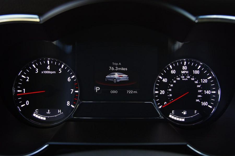  Kia Optima 2.0T 2011 года  (фото 19 из 38)